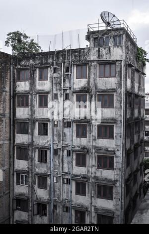 Yangon, Myanmar - 16 giugno: Appartamenti affollati a Yangon, Myanmar. Foto Stock