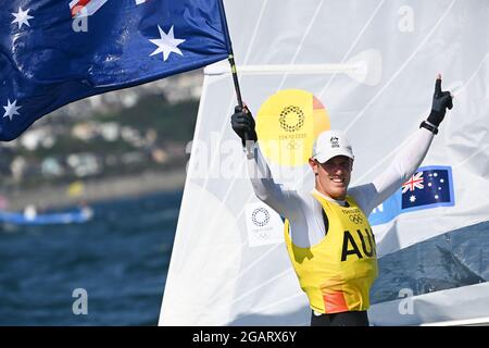 Kanagawa, Giappone. 1 agosto 2021. Matt Wearn of Australia festeggia dopo la gara di medaglia laser a dinghy in una persona degli uomini a vela ai Giochi Olimpici di Tokyo 2020 a Kanagawa, Giappone, 1 agosto 2021. Credit: Huang Zongzhi/Xinhua/Alamy Live News Foto Stock