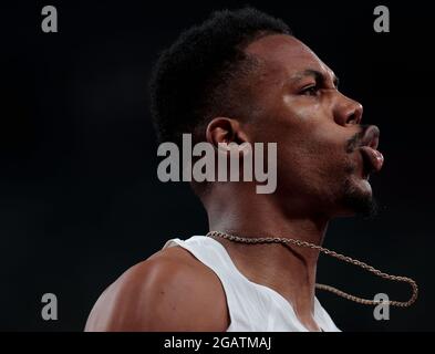 (210801) -- TOKYO, 1 agosto 2021 (Xinhua) -- Zharnel Hughes della Gran Bretagna reagisce durante la semifinale maschile di 100m ai Giochi Olimpici di Tokyo 2020, a Tokyo, Giappone, 1 agosto 2021. (Xinhua/li Gang) Foto Stock