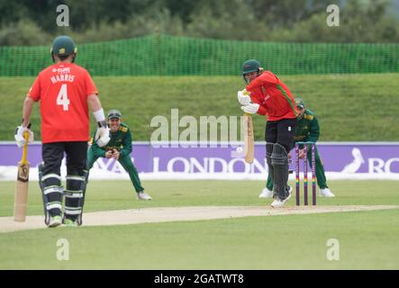 John Fretwell Sporting Complex, Mansfield, Nottinghamshire, Regno Unito. 1 agosto 2021. Gruppo B Nottinghamshire Outlaws affrontare le Foxes Leicestershire al John Fretwell Sporting Complex nella Royal London Cup Credit: Alan Beastall/Alamy Live News. Foto Stock