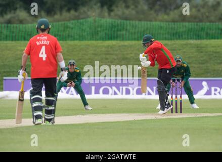 John Fretwell Sporting Complex, Mansfield, Nottinghamshire, Regno Unito. 1 agosto 2021. Gruppo B Nottinghamshire Outlaws affrontare le Foxes Leicestershire al John Fretwell Sporting Complex nella Royal London Cup Credit: Alan Beastall/Alamy Live News. Foto Stock