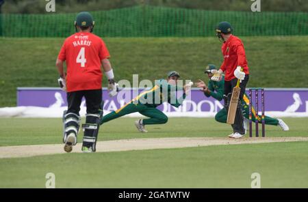 John Fretwell Sporting Complex, Mansfield, Nottinghamshire, Regno Unito. 1 agosto 2021. Gruppo B Nottinghamshire Outlaws affrontare le Foxes Leicestershire al John Fretwell Sporting Complex nella Royal London Cup Credit: Alan Beastall/Alamy Live News. Foto Stock