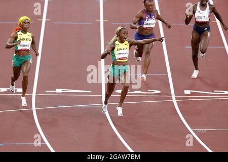 MEDAGLIA d'argento DI FRASER-PRYCE Shelly-Ann (JAM), medaglia d'oro DI THOMPSON-HERAH Elaine (JAM) durante i Giochi Olimpici di Tokyo 2020, finale di 100m di atletica femminile il 31 luglio 2021 allo Stadio Olimpico di Tokyo, Giappone - Foto Kishimoto / DPPI Foto Stock