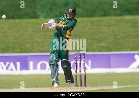 John Fretwell Sporting Complex, Mansfield, Nottinghamshire, Regno Unito. 1 agosto 2021. Gruppo B Nottinghamshire Outlaws affrontare le Foxes Leicestershire al John Fretwell Sporting Complex nella Royal London Cup Credit: Alan Beastall/Alamy Live News. Foto Stock