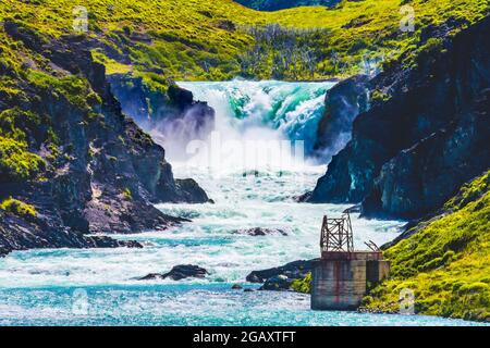 Blue Salto Grande Waterfall Chiudi Pehoe Lago Torres del Paine Parco Nazionale Patagonia Cile Foto Stock