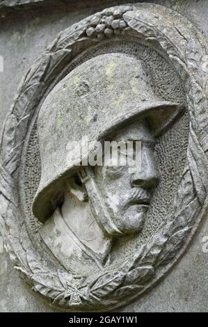 Monumento glorificante ai caduti della prima guerra mondiale Foto Stock