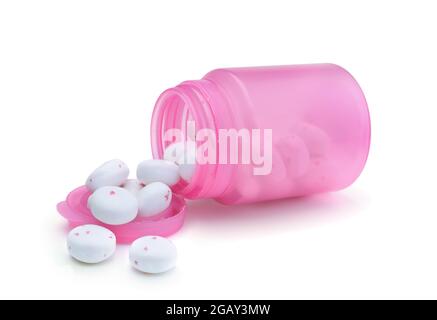 Flacone di gomma da masticare in plastica rosa isolato su bianco. Foto Stock