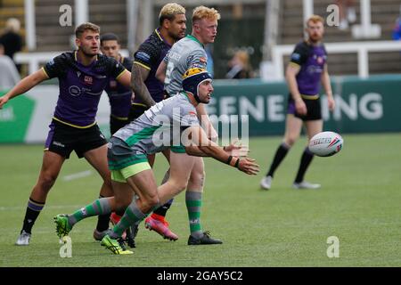 Newcastle, Regno Unito. 20 Marzo 2021. NEWCASTLE UPON TYNE, Regno Unito 1 AGOSTO Louis Jouffret di Whitehaven in azione durante la partita TRA Newcastle Thunder e Whitehaven RLFC a Kingston Park, Newcastle domenica 1 agosto 2021. (Credit: Chris Lishman | MI News) Credit: MI News & Sport /Alamy Live News Foto Stock