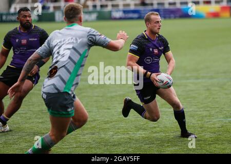 Newcastle, Regno Unito. 20 Marzo 2021. NEWCASTLE UPON TYNE, UK 1 AGOSTO Josh Woods di Newcastle Thunder cerca il supporto in attacco durante la partita TRA Newcastle Thunder e Whitehaven RLFC a Kingston Park, Newcastle domenica 1 agosto 2021. (Credit: Chris Lishman | MI News) Credit: MI News & Sport /Alamy Live News Foto Stock