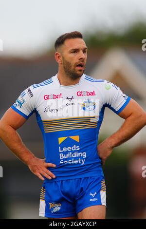 Leeds, Regno Unito. 01 agosto 2021. Emerald Headingley Stadium, Leeds, West Yorkshire, 1 agosto 2021. Betfred Super League - Leeds Rhinos vs Lupi di Warrington Luke Gale di Leeds Rhinos. Credit: Touchinepics/Alamy Live News Foto Stock