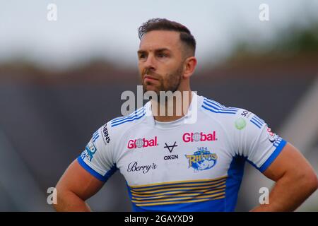 Leeds, Regno Unito. 01 agosto 2021. Emerald Headingley Stadium, Leeds, West Yorkshire, 1 agosto 2021. Betfred Super League - Leeds Rhinos vs Lupi di Warrington Luke Gale di Leeds Rhinos. Credit: Touchinepics/Alamy Live News Foto Stock