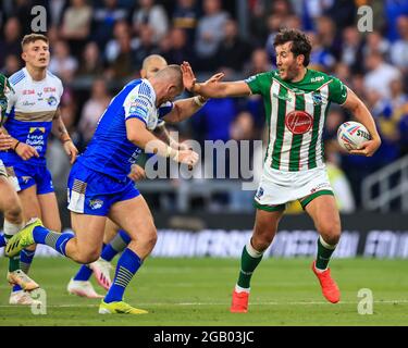 Leeds, Regno Unito. 01 agosto 2021. Stefan Ratchford (1) di Warrington Wolves si rompe con la palla a Leeds, Regno Unito, il 8/1/2021. (Foto di Mark Cosgrove/News Images/Sipa USA) Credit: Sipa USA/Alamy Live News Foto Stock