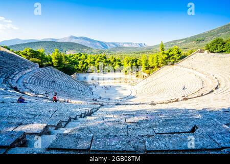 'Gli echi': Panorama del teatro Epidauro, Grecia Foto Stock