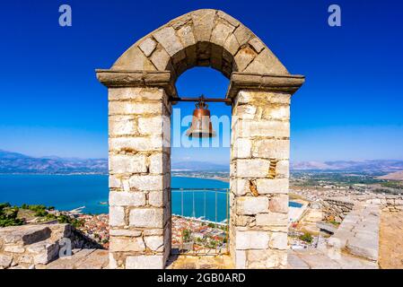 Palamidi fortezza mura e torri vista, Nafplio città, Grecia Foto Stock