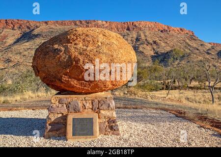 Tomba di John Flynn fuori da Alice Springs Foto Stock