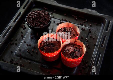 Gustosi muffin al cioccolato, torte da tazza Foto Stock
