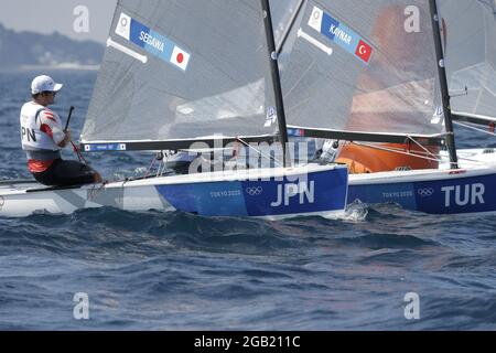 Kanagawa, Giappone. 1 agosto 2021. Kazumasa Segawa (JPN) vela : Finn maschile durante i Giochi Olimpici di Tokyo 2020 al porto di Enoshima a Kanagawa, Giappone . Credit: Kaoru Soehata/AFLO/Alamy Live News Foto Stock