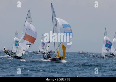 Kanagawa, Giappone. 1 agosto 2021. Vista generale vela : due persone donne Dinghy - 470 - durante i Giochi Olimpici di Tokyo 2020 allo Zushi a Kanagawa, Giappone . Credit: Kaoru Soehata/AFLO/Alamy Live News Foto Stock