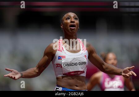 Tokyo, Giappone. 02 agosto 2021. Atletica: Olimpiadi, donne, 100 m ostacoli, finale, allo Stadio Olimpico. Jasmine Camacho-Quinn di Puerto Rico si acclama per l'oro al traguardo. Credit: Michael Kappeler/dpa/Alamy Live News Foto Stock