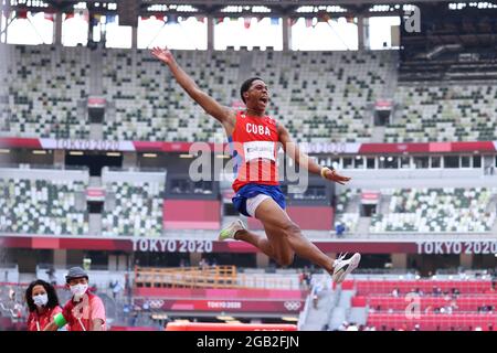 Tokyo, Giappone. 2 agosto 2021. Juan Miguel Echevarria (CUB) Atletica : finale di salto a lungo per uomini durante i Giochi Olimpici di Tokyo 2020 allo Stadio Nazionale di Tokyo, Giappone . Credit: Yohei Osada/AFLO SPORT/Alamy Live News Foto Stock