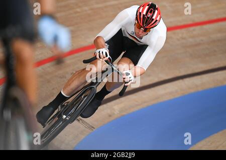 Izu, Giappone. 02 agosto 2021. Ciclismo: Olimpiadi, ciclismo su pista, allenamento. Roger Kluge dalla Germania corre in pista. Credit: Sebastian Gollnow/dpa/Alamy Live News Foto Stock