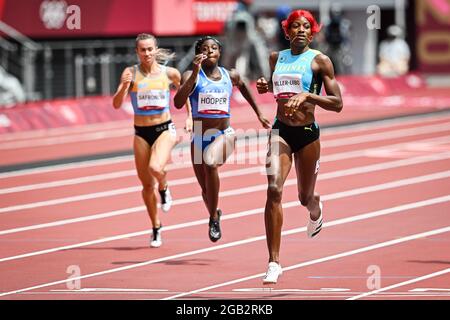 Tokyo, Giappone. 02 agosto 2021. TOKYO, GIAPPONE - 2 AGOSTO: Shaunae Miller Uibo delle Bahamas in gara sui 200m Round 1 delle Donne durante i Giochi Olimpici di Tokyo 2020 allo Stadio Olimpico il 2 agosto 2021 a Tokyo, Giappone (Foto di Andy Astfalck/Orange Pictures) Credit: Orange Pics BV/Alamy Live News Foto Stock