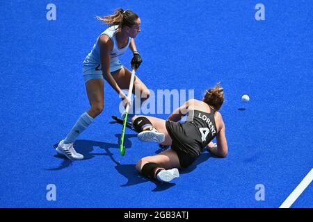 Eugenia Maria TRINCHINETTI (ARG (, azione, duelli contro Nike LORENZ (GER). Germania (GER) - Argentina (ARG) 0-3, quarti di finale, donne di hockey, donne su 02.08.2021, Oi Hockey Stadium, 2020 Olimpiadi estive, dal 23 luglio all'8 agosto 2021 a Tokyo/Giappone. Foto Stock