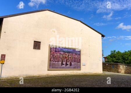 Volpedo, città storica sulle colline di Tortona, Piemonte, Italia. Il quarto stato, famoso dipinto di Giuseppe Pelizza (1868-1907) Foto Stock