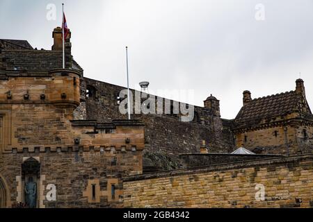 Diverse vedute del grande castello infestato di Edimburgo, passaggi, angoli, mausolei, chiese e cappelle, stalle, pareti difensive, e viste del c. Foto Stock