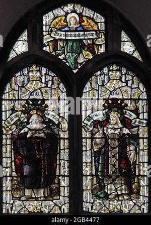 Vetrate colorate di Percy Bacon & Brothers raffiguranti St Cadoc il saggio e re Beorhtric di Wessex, Lady St Mary Church, Wareham, Dorset Foto Stock