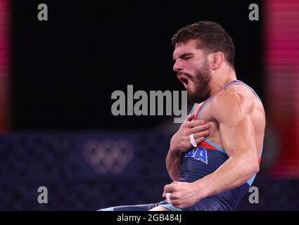 Chiba, Giappone. 02 agosto 2021. Wrestling/Freestyle: Olimpiadi, 60 kg/greco-romano, uomini, finale alla Messe Hall di Makuhari A. Luis Alberto Orta Sanchez di Cuba celebra la sua vittoria. Credit: Jan Woitas/dpa-Zentralbild/dpa/Alamy Live News Foto Stock