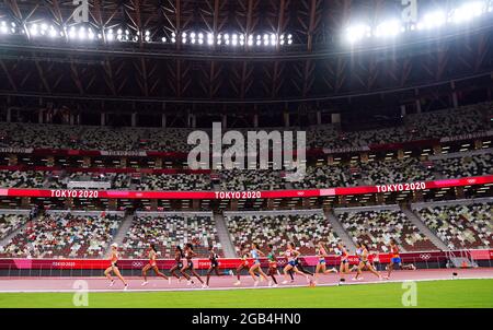 Tokyo 2020 Olimpiadi - Atletica - Donne 5000m - finale - Stadio Olimpico, Tokyo, Giappone - 2 agosto 2021. Gli atleti competono REUTERS/Aleksandra Szmigiel