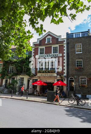 Il pub Cricketers a Richmond vicino al Green a Londra, Inghilterra, Regno Unito Foto Stock