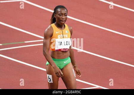 Tokyo, Japon. 02 agosto 2021. Marie-Josee Ta Lou (CIV) compete sulla semifinale femminile di 200m durante i Giochi Olimpici di Tokyo 2020, Atletica, il 2 agosto 2021 allo Stadio Olimpico di Tokyo, Giappone - Foto Yoann Cambefort/Marti Media/DPPI Credit: DPPI Media/Alamy Live News Foto Stock