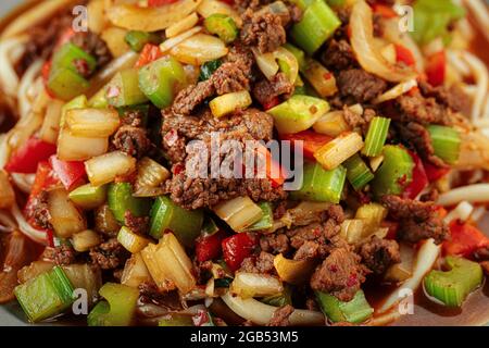 Closeup su uyghur piatto suiru lagman noodle texture Foto Stock