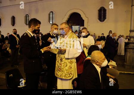 Pagani, Italia. 1 agosto 2021: Il Segretario di Stato Vaticano, il Cardinale Pietro Parolin, ha visitato la tomba di Sant'Alfonso Maria dei Liguori, Dottore della Chiesa, i cui resti sono conservati nell'omonima Basilica pontificia. Credit: Pacific Press Media Production Corp./Alamy Live News Foto Stock