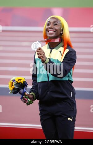 Shelly-Ann FRASER-PRYCE (JAM) seconda Medaglia d'Argento durante i Giochi Olimpici di Tokyo 2020, cerimonia di Medaglia delle Donne atletiche da 100m il 1 agosto 2021 allo Stadio Olimpico di Tokyo, Giappone - Foto Yuya Nagase / Foto Kishimoto / DPPI Foto Stock