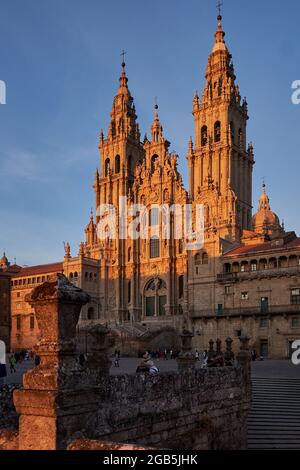 Vista della Cattedrale di Santiago de Compostela al tramonto. In Galizia. Spagna Foto Stock