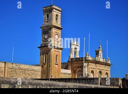 KALKARA, MALTA - 01 aprile 2015: Una piccola chiesa cattolica, dedicata a Santa Barbara, amministrata dai Frati Cappuccini, a Kalkara, Malta Foto Stock