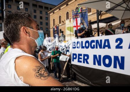 Bologna, ITALIA. 2 agosto 2021. 41° anniversario della cerimonia di commemorazione dei bombardamenti della stazione ferroviaria del 2 agosto 1980. Credit: Massimiliano Donati/Alamy Live News Foto Stock