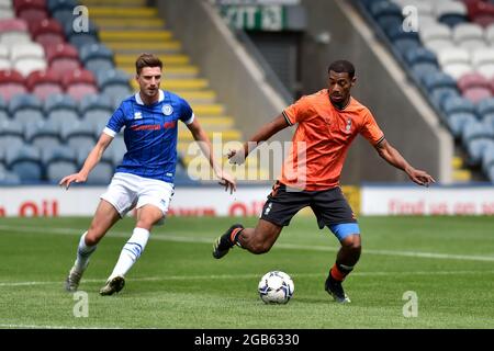 ROCHDALE, REGNO UNITO. 30 LUGLIO Oldham Athletic's Raphaël Diarra durante la partita pre-stagione tra Rochdale e Oldham Athletic allo Spotland Stadium, Rochdale venerdì 30 luglio 2021. (Credit: Eddie Garvey | MI News) Credit: MI News & Sport /Alamy Live News Foto Stock