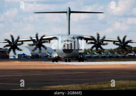 FAIRFORD / Regno Unito - Luglio 12, 2018: Airbus A400M Atlas CE-400 piano di trasporto display per RIAT Royal International Air Tattoo airshow 2018 Foto Stock