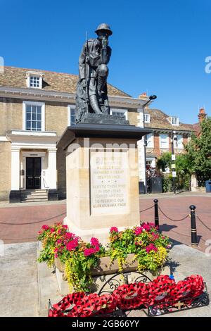 War Memorial, Market Square, Huntingdon, Cambridgeshire, Inghilterra, Regno Unito Foto Stock