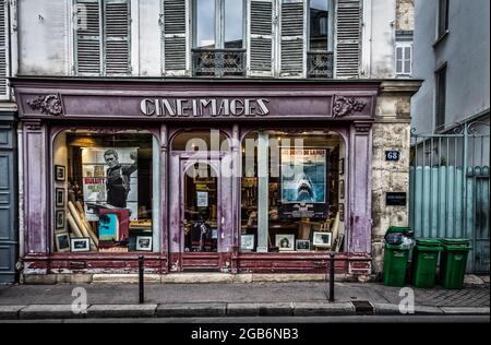Parigi, Francia, Febbraio 2020, vista del negozio “Cine Images” un negozio di manifesti cinematografici nel 7° distretto della capitale Foto Stock