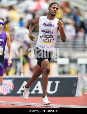 2 agosto 2021: Adam Mason compete nei 800 Prelims Men's 17-18 Meter durante i Giochi Olimpici Junior dell'AAU 2021 al George Turner Stadium di Houston, Texas. Prentice C. James/CSM Foto Stock