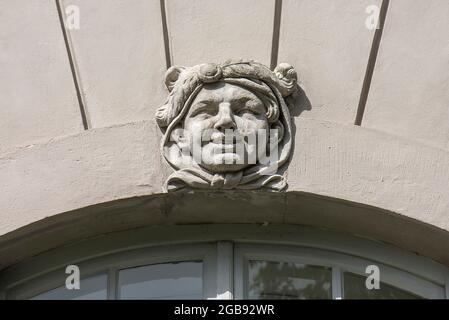 Scultura sopra la finestra della Residenz, Ansbach, Franconia media, Baviera, Germania Foto Stock