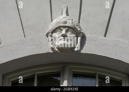 Scultura sopra la finestra della Residenz, Ansbach, Franconia media, Baviera, Germania Foto Stock