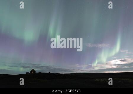 Aurora boreale (Aurora Borealis), rifugio Joekulheimar Highland, vicino a Vatnajoekull, Altopiani islandesi, Islanda Foto Stock