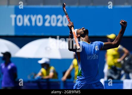 Tokyo, Giappone. 3 agosto 2021. Mandeep Singh of India festeggia il punteggio durante la partita semifinale maschile di hockey tra India e Belgio ai Giochi Olimpici di Tokyo 2020, in Giappone, il 3 agosto 2021. Credit: Zhang Xiaoyu/Xinhua/Alamy Live News Foto Stock