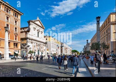 Via della conciliazione, via che collega Roma in Italia a Piazza San Pietro e alla Basilica di Città del Vaticano Foto Stock